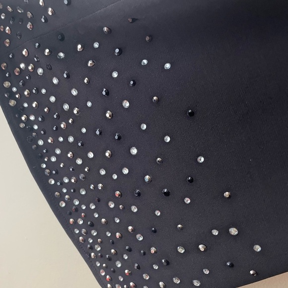 Jessica Howard crystal embellished bell sleeve cold shoulder dress - Picture 4 of 9